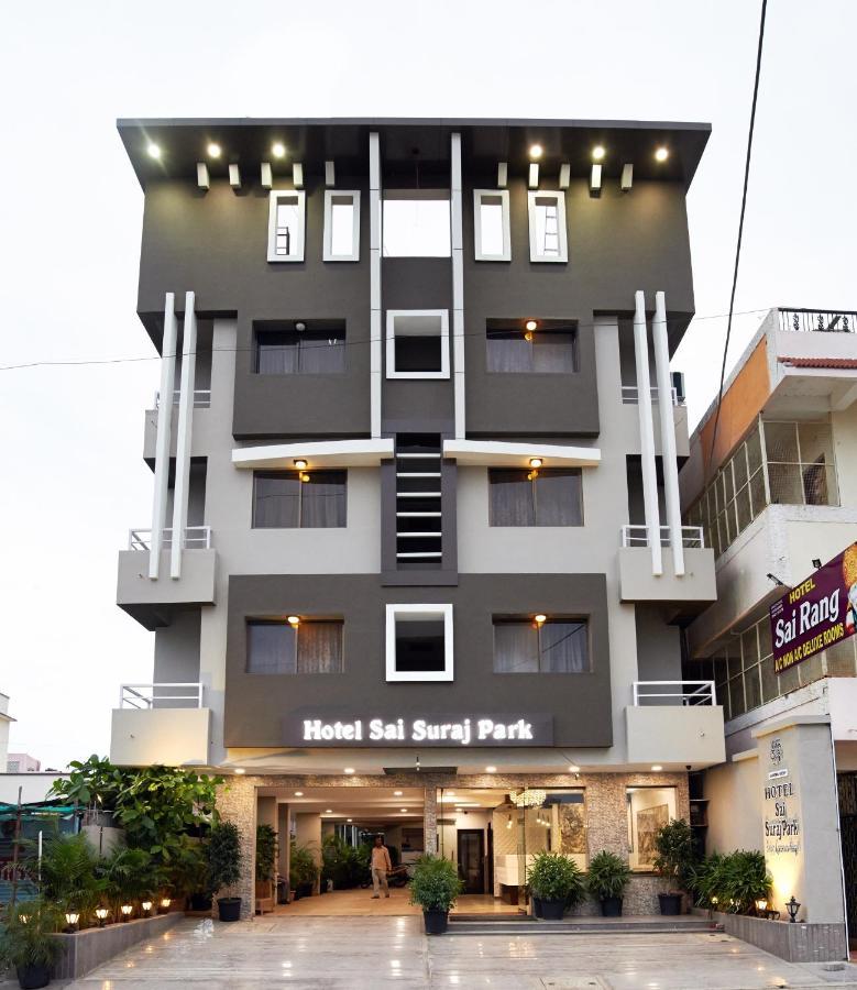 Hotel Sai Suraj Park Ширді Екстер'єр фото