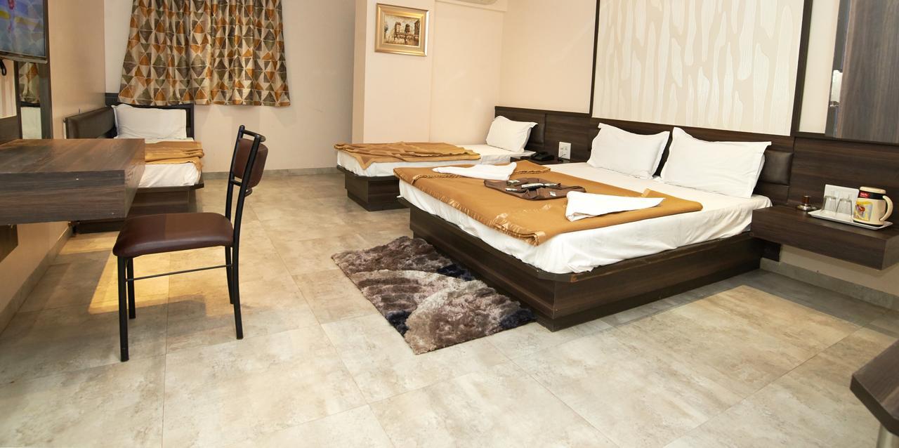 Hotel Sai Suraj Park Ширді Екстер'єр фото