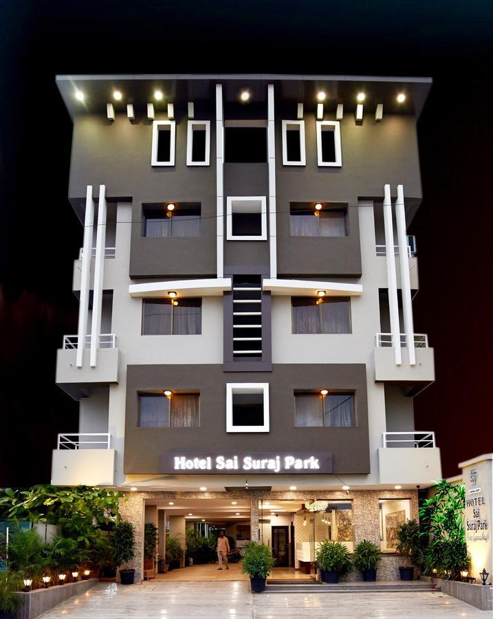Hotel Sai Suraj Park Ширді Екстер'єр фото