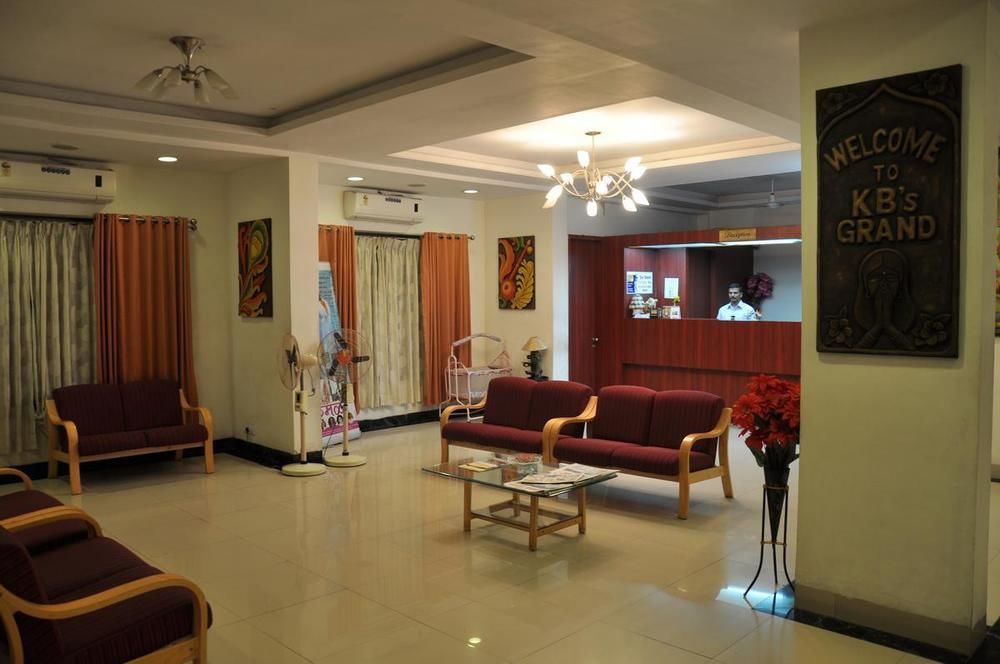 Hotel Sai Suraj Park Ширді Екстер'єр фото