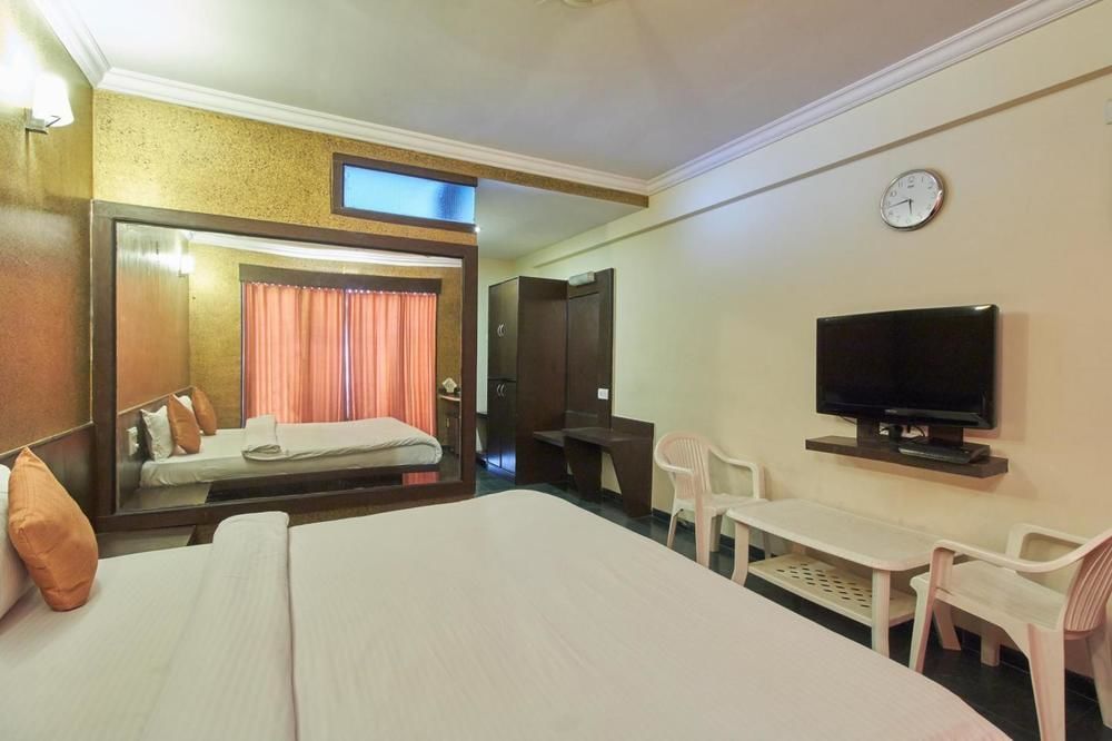 Hotel Sai Suraj Park Ширді Екстер'єр фото