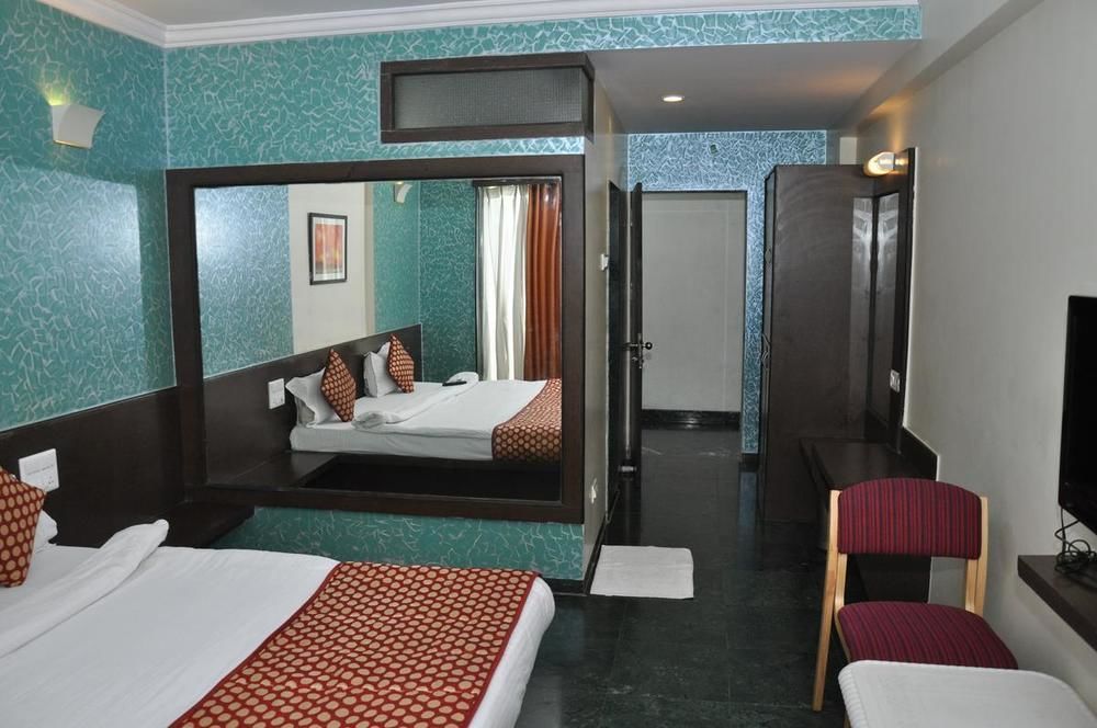 Hotel Sai Suraj Park Ширді Екстер'єр фото