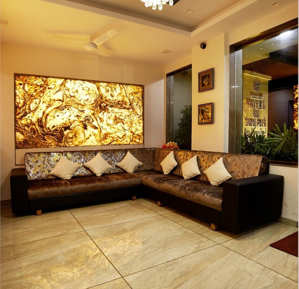 Hotel Sai Suraj Park Ширді Екстер'єр фото