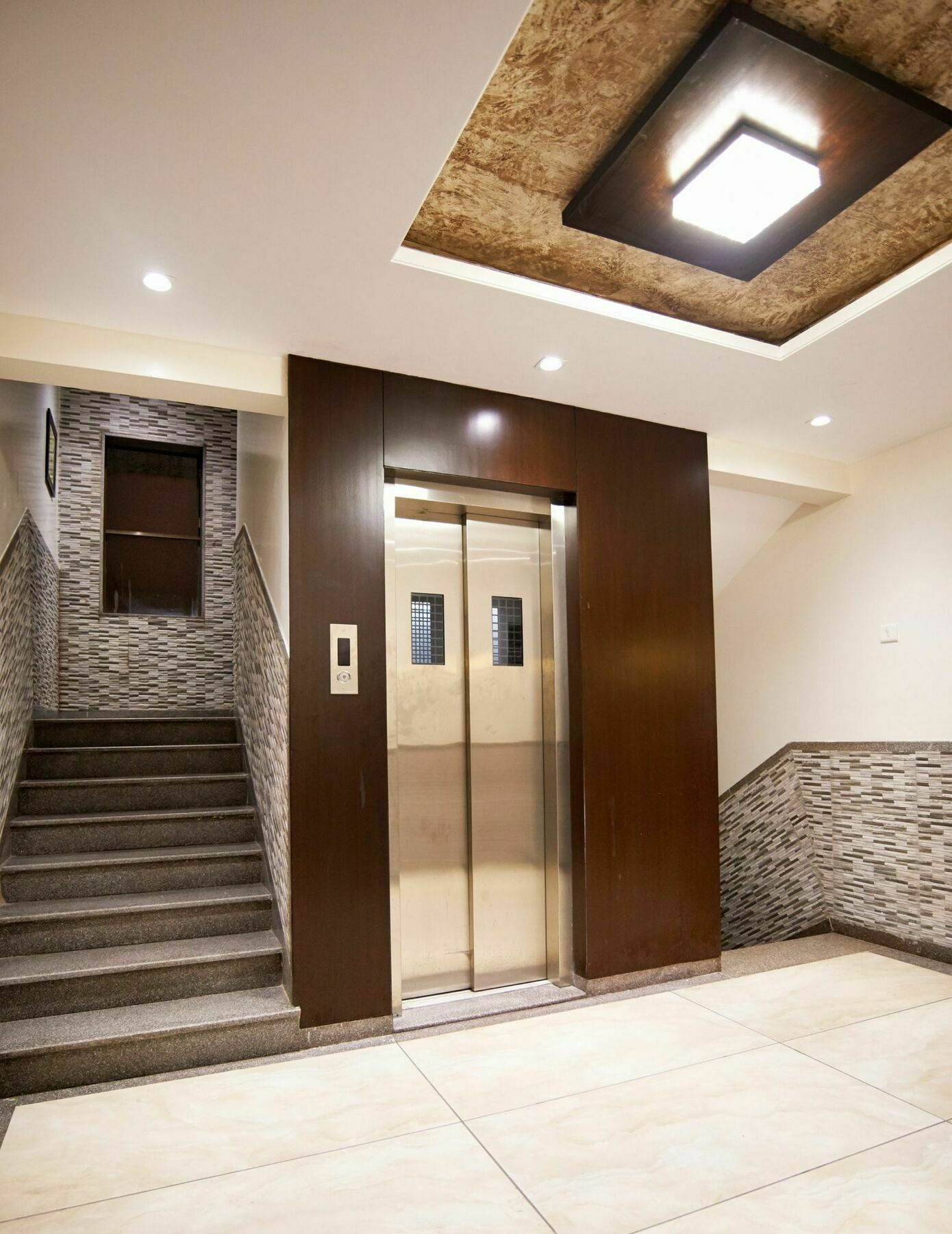 Hotel Sai Suraj Park Ширді Екстер'єр фото